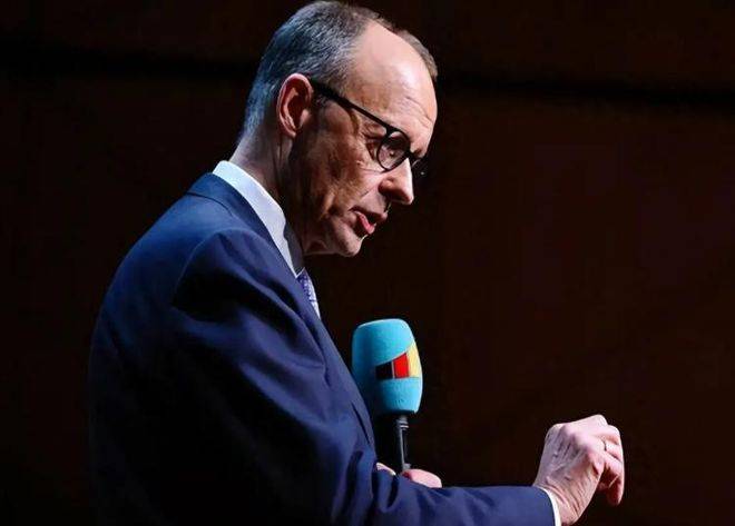 出大事了，德国宣布加速扩军，或在地中海部署海军，普京有麻烦了